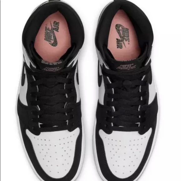 Authentic Air Jordan 1 Retro High OG White/Bleached Coral-Black - Picture 3 of 8